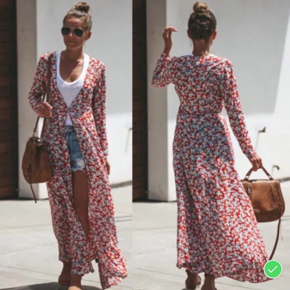 Accessories - Beautiful red floral kimono duster